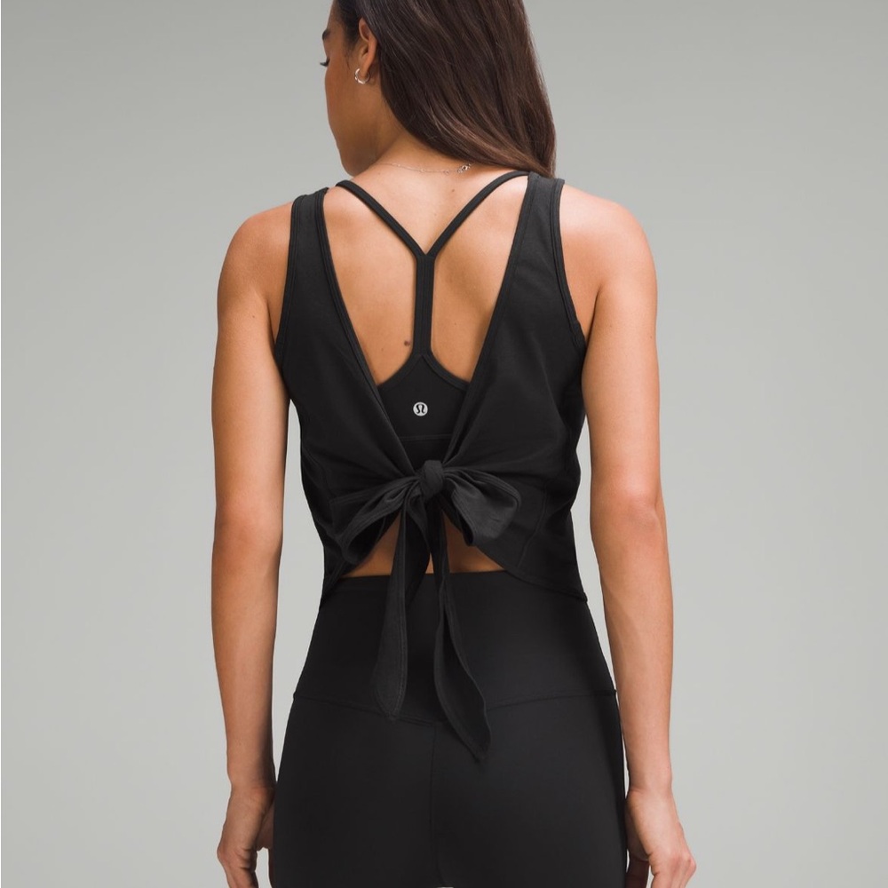 It’s a tie tank Lululemon NWT Size 6